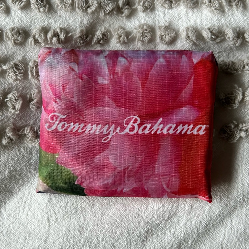Foldable Tommy Bahama bag